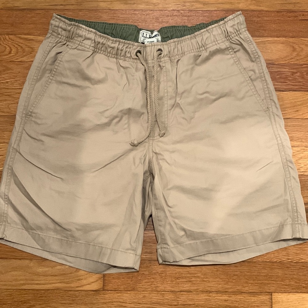 L.L. bean Men’a drawstring shorts